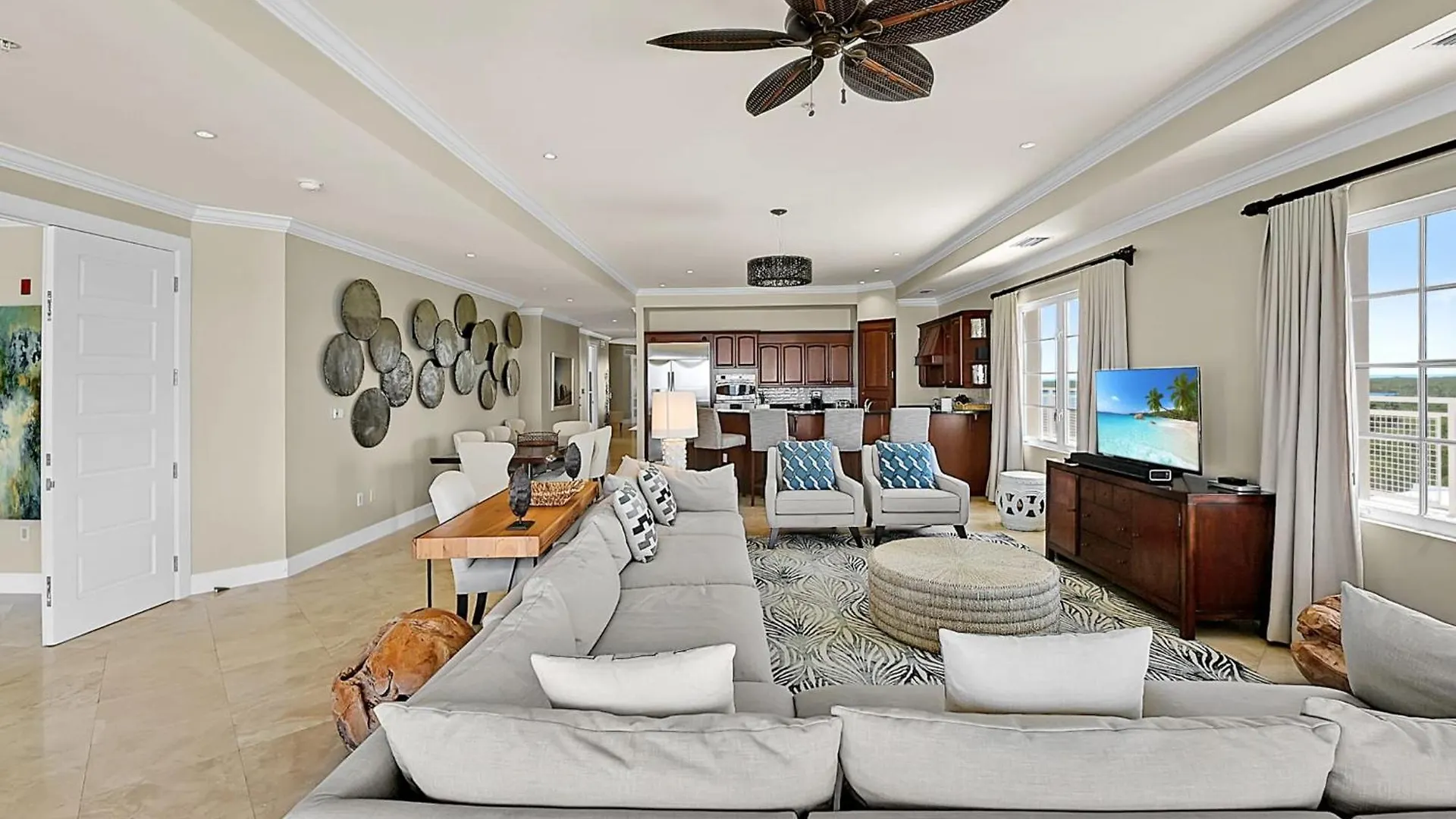בית נופש הוילה Dog City Luxury Penthouse At Sea Breeze #9 איי קיימן
