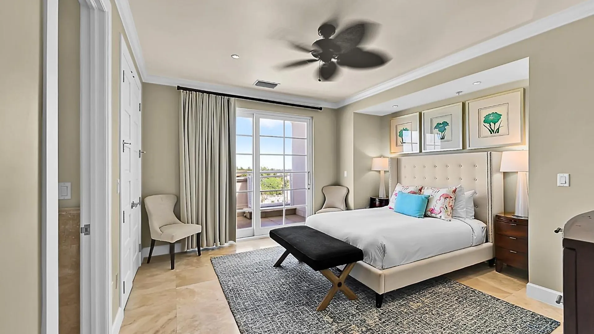 הוילה Dog City Luxury Penthouse At Sea Breeze #9 איי קיימן